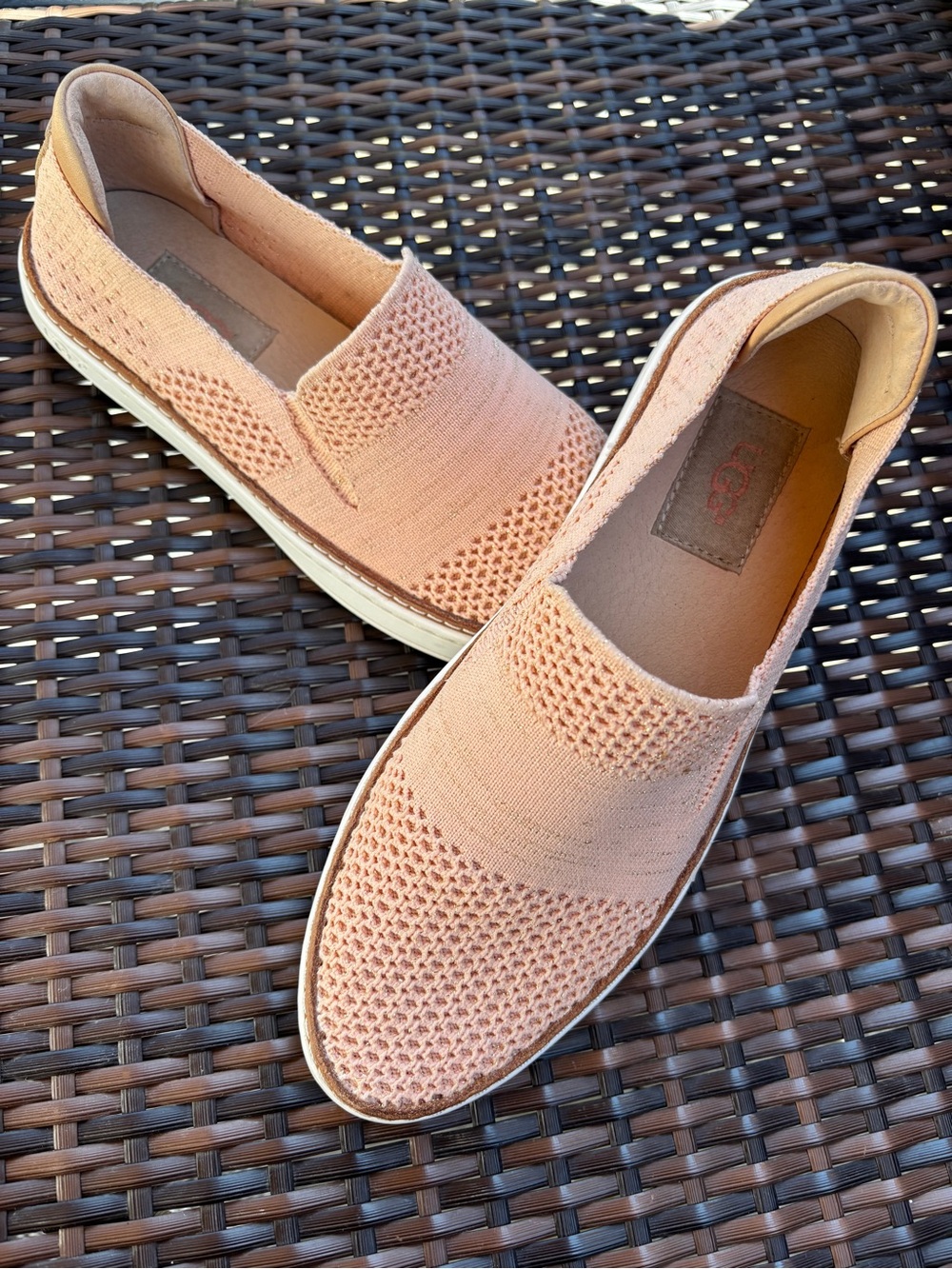 UGG Women’s Sammy Metallic Slip-On in Soft Pink/Peach Size 6